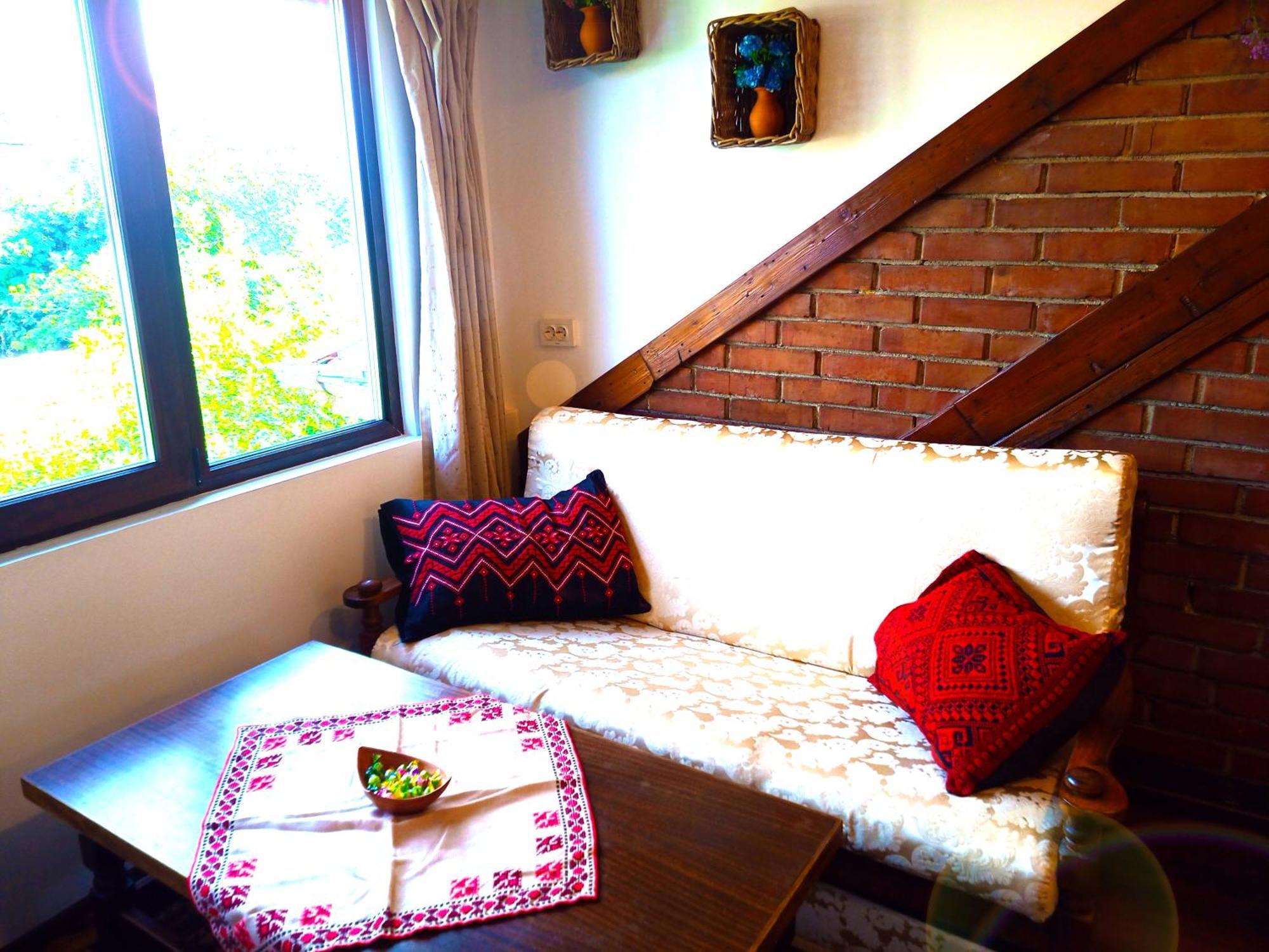 Апартаменти Ethno Art Maisonette In The Center Of Софія