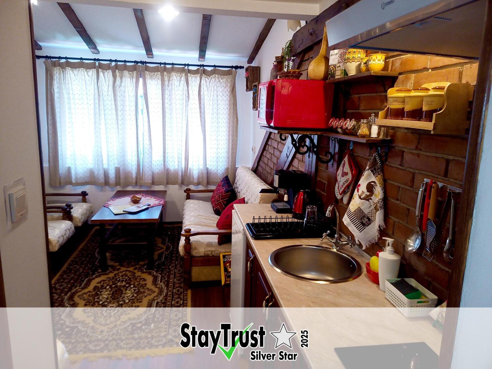 Апартаменти Ethno Art Maisonette In The Center Of Софія